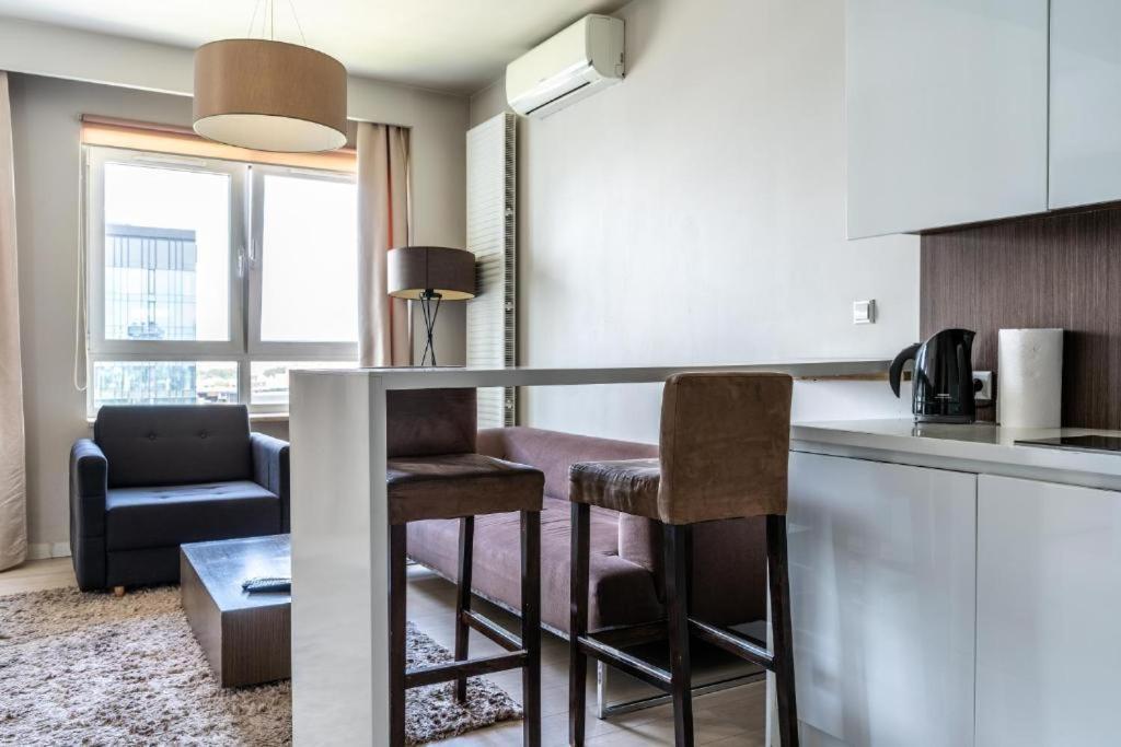 Platinum Tower - City Center - Golden Apartments Varsavia Esterno foto