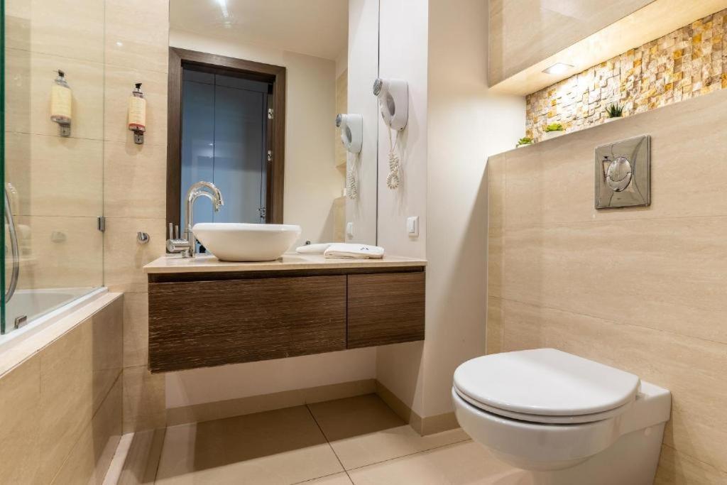 Platinum Tower - City Center - Golden Apartments Varsavia Esterno foto