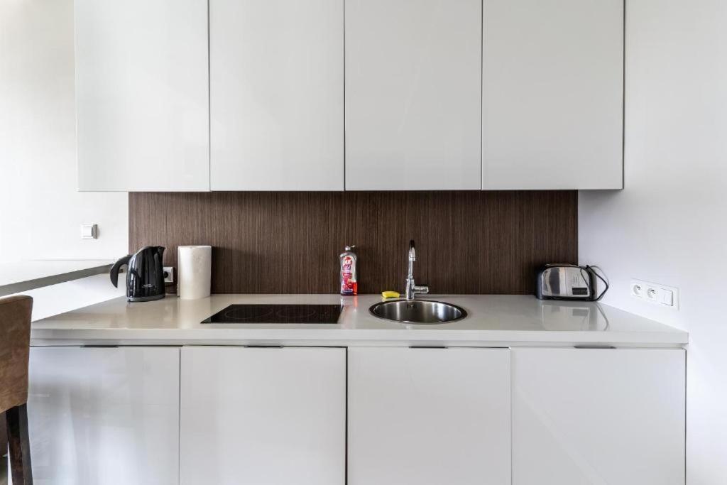Platinum Tower - City Center - Golden Apartments Varsavia Esterno foto