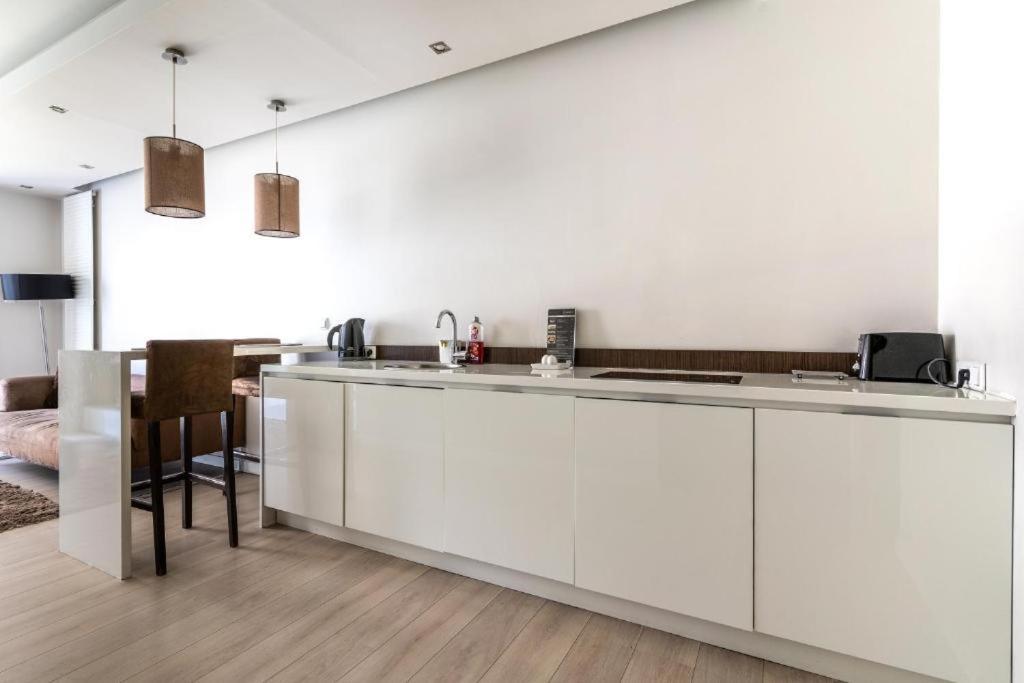 Platinum Tower - City Center - Golden Apartments Varsavia Esterno foto
