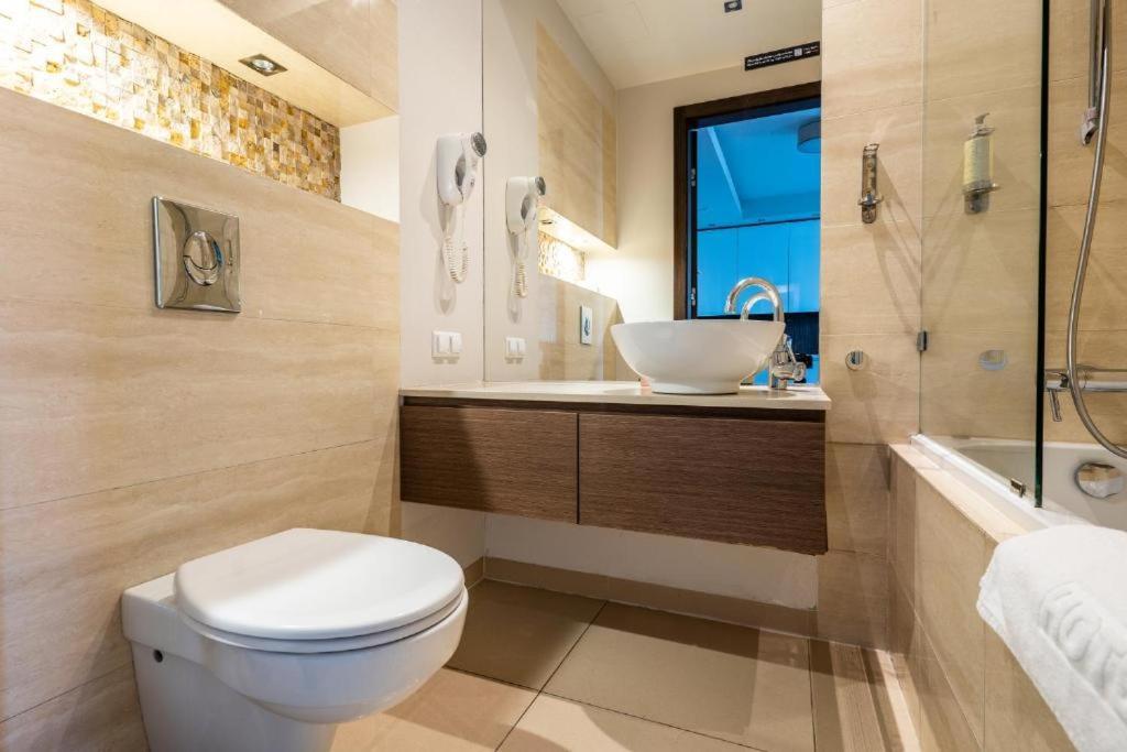 Platinum Tower - City Center - Golden Apartments Varsavia Esterno foto