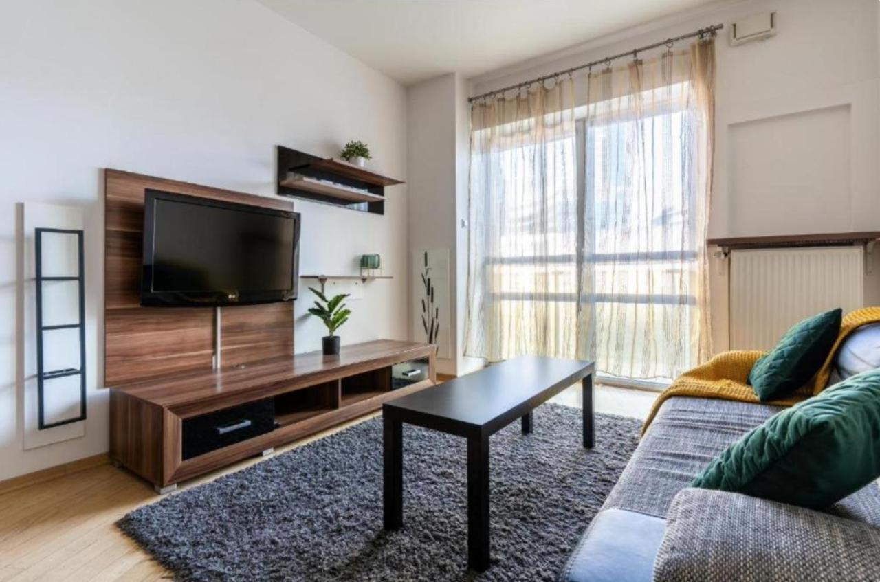 Platinum Tower - City Center - Golden Apartments Varsavia Esterno foto